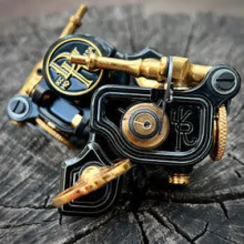 Sidewinder 46er– Featherweight – Ink Black – Gold - DK