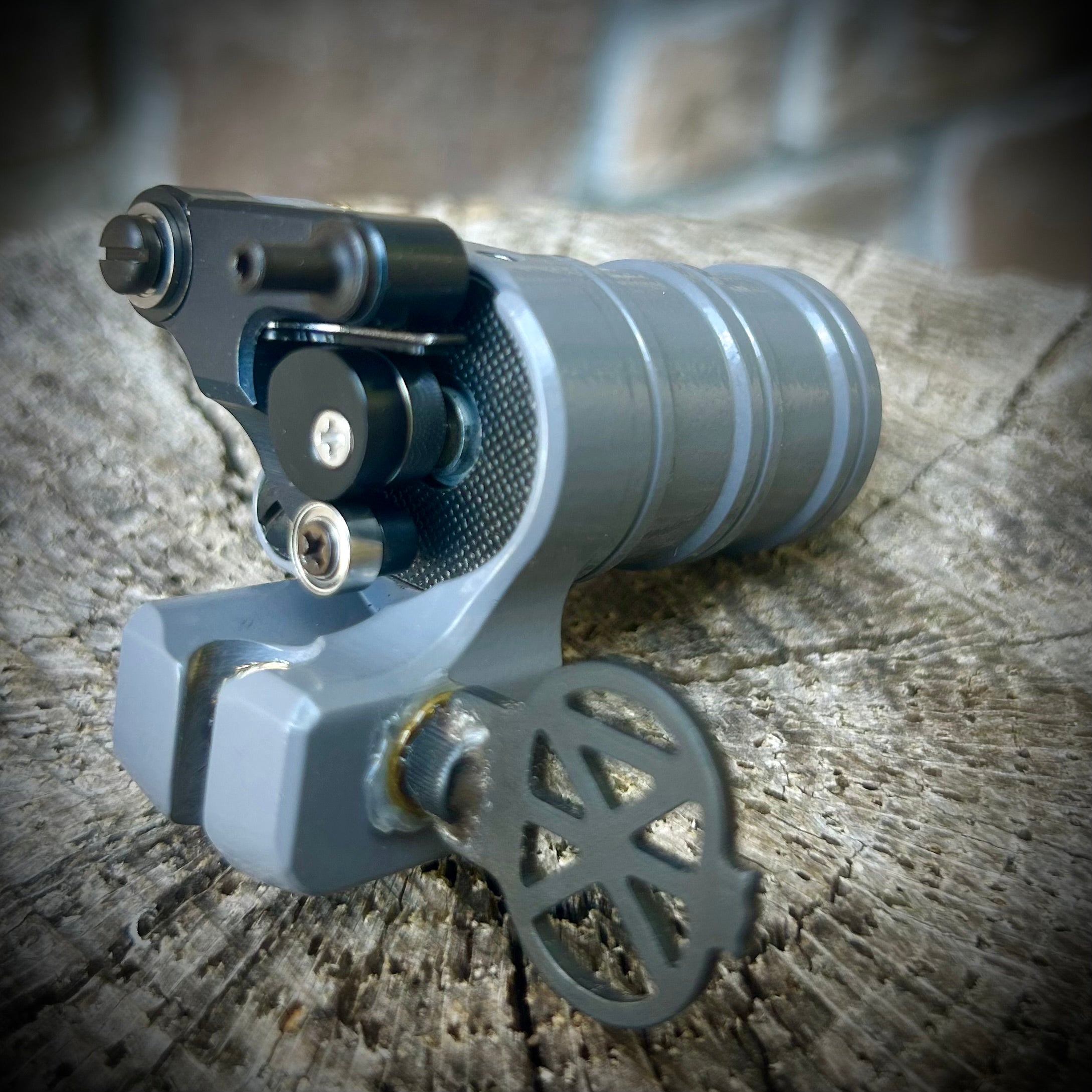 DK Grey Swingliner V3