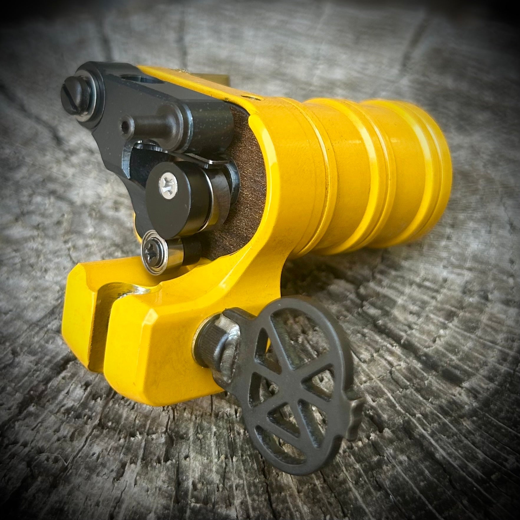 Ol' Yeller w/ Patina Brass Swingliner V3 - Dan Kubin Rotary - DK-SWLV3-Ol-yeller-patina
