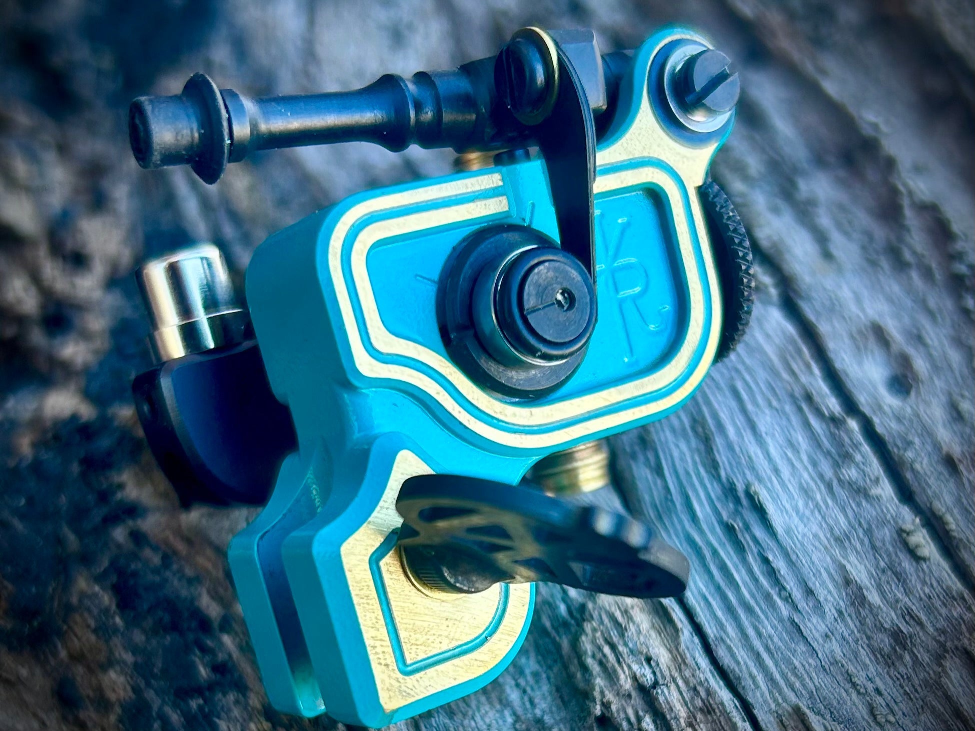 Sidewinder 46er | Two - Toned Tropical Teal w/ Brass Dual Connect - Dan Kubin Rotary - 